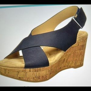 CL by Laundry Navy Wedge Sandal SZ 8.5